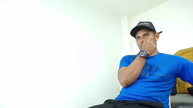 Chris Dick23 online show from May 27, 4:09 am