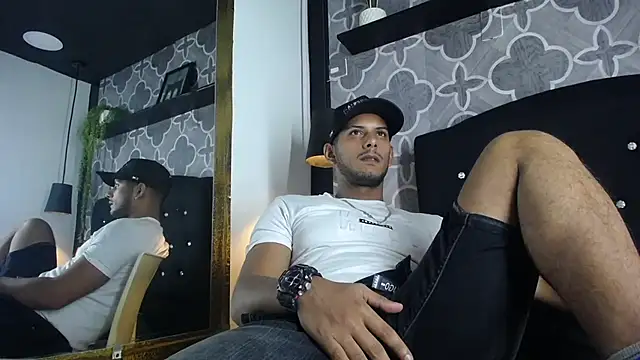 Chris Dick23 online show from July 5, 3:56 am