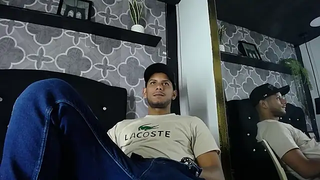 Chris Dick23 online show from July 15, 3:34 am