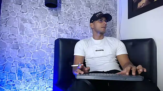 Chris Dick23 online show from July 27, 1:29 pm