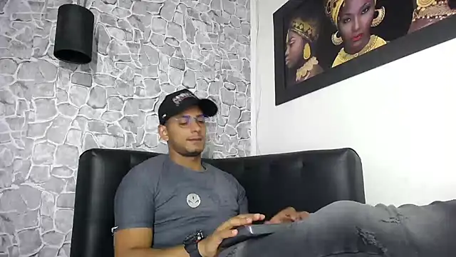 Chris Dick23 online show from July 30, 4:44 am