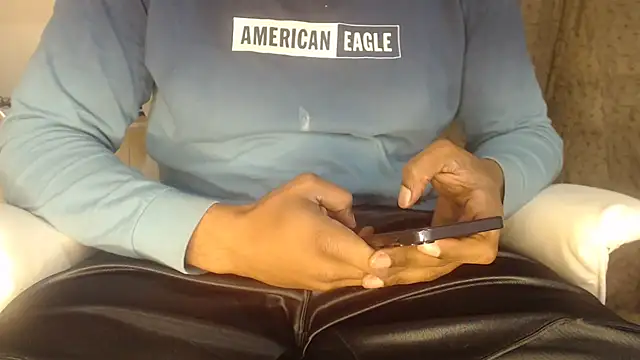 Snapshot of Tecsavy chatting on March 23, 1:59 pm Tecsavy online show from March 23, 1:59 pm