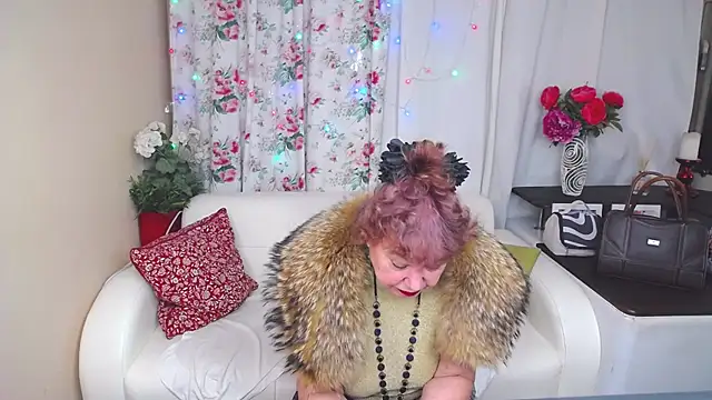 YourHotGranny online show from December 24, 11:28 am