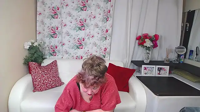 YourHotGranny online show from March 2, 12:45 pm