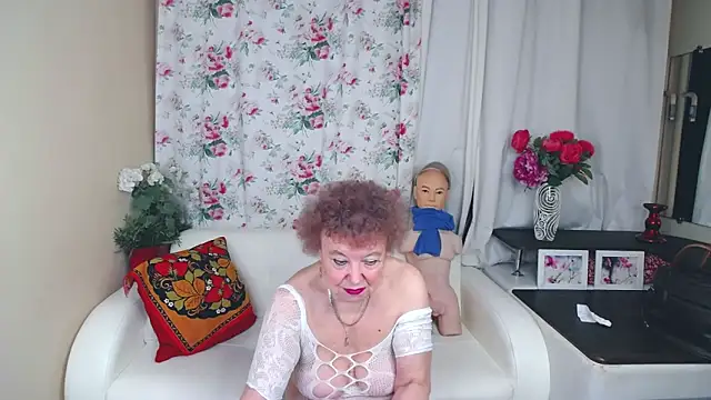 YourHotGranny online show from May 14, 10:55 am