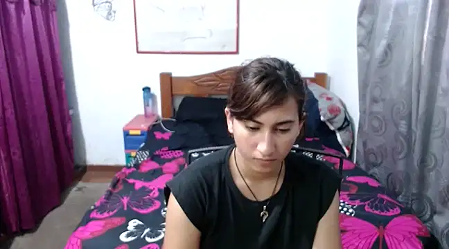 LadyMilk003 online show from December 4, 4:49 pm