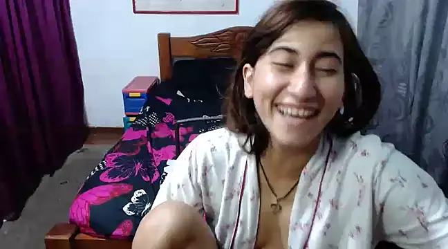 LadyMilk003 online show from December 5, 6:55 pm