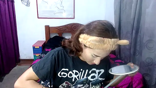 Snapshot of LadyMilk003 chatting on October 8, 3:42 pm LadyMilk003 online show from October 8, 3:42 pm