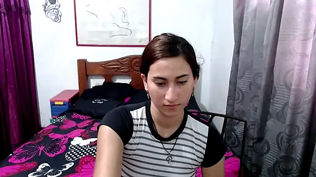 Snapshot of LadyMilk003 chatting on October 17, 4:53 pm LadyMilk003 online show from October 17, 4:53 pm