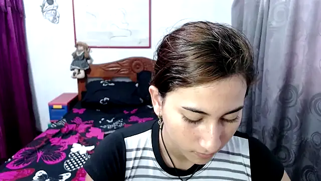 Snapshot of LadyMilk003 chatting on October 25, 3:51 pm LadyMilk003 online show from October 25, 3:51 pm