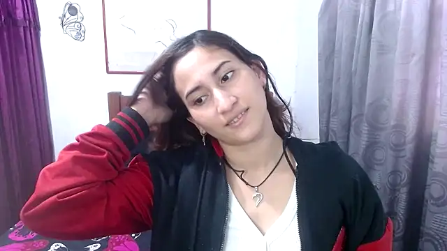 Snapshot of LadyMilk003 chatting on October 31, 5:25 pm LadyMilk003 online show from October 31, 5:25 pm