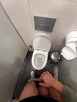 Snapshot of sevvvvsevvvv1 chatting on February 18, 5:31 pm sevvvvsevvvv1 online show from February 18, 5:31 pm