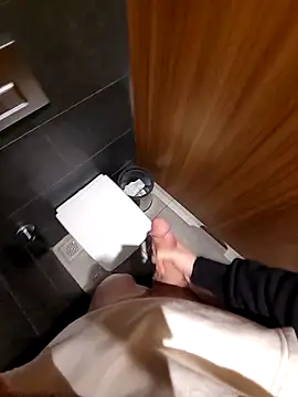 Snapshot of sevvvvsevvvv1 chatting on February 22, 1:20 pm sevvvvsevvvv1 online show from February 22, 1:20 pm