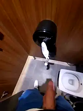 Snapshot of sevvvvsevvvv1 chatting on February 26, 5:23 pm sevvvvsevvvv1 online show from February 26, 5:23 pm