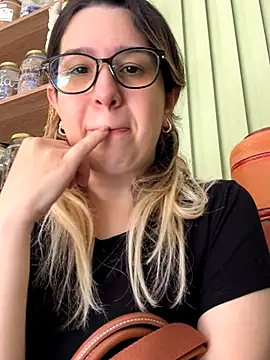 amooraaamoon online show from October 16, 12:39 pm