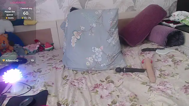 CamDiva113 online show from March 12, 9:59 am