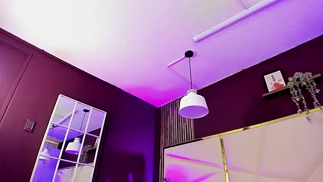 April bowie online show from October 31, 3:13 pm