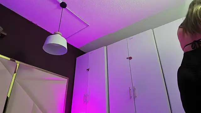 April bowie online show from November 21, 11:31 am