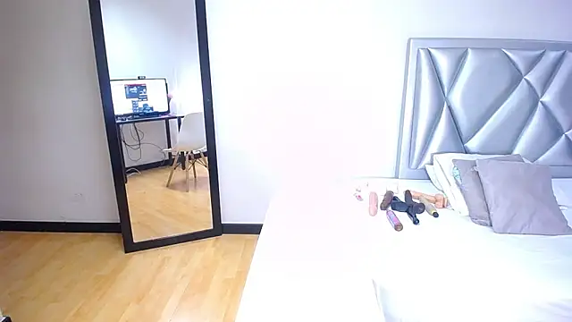 exotic karmella online show from December 11, 8:39 pm