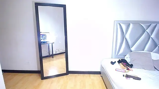 exotic karmella online show from December 24, 10:28 pm