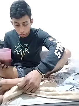 Snapshot of Flaquito_pitudo chatting on December 18, 6:32 am Flaquito pitudo online show from December 18, 6:32 am