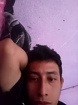 Snapshot of Flaquito_pitudo chatting on November 15, 8:05 pm Flaquito pitudo online show from November 15, 8:05 pm