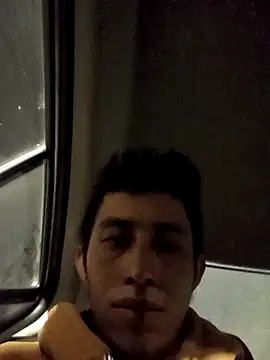 Snapshot of Flaquito_pitudo chatting on November 29, 9:45 am Flaquito pitudo online show from November 29, 9:45 am