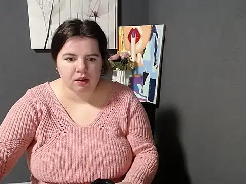 Snapshot of so_shy chatting on February 13, 7:03 am so shy online show from February 13, 7:03 am