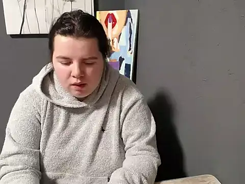 Snapshot of so_shy chatting on February 17, 10:18 am so shy online show from February 17, 10:18 am