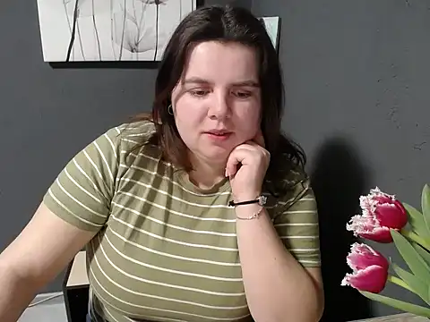 Snapshot of so_shy chatting on March 8, 9:06 am so shy online show from March 8, 9:06 am