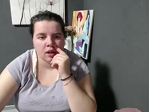 Snapshot of so_shy chatting on March 18, 10:14 am so shy online show from March 18, 10:14 am