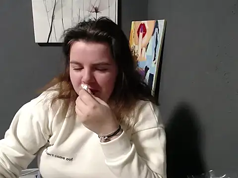 Snapshot of so_shy chatting on March 22, 10:28 am so shy online show from March 22, 10:28 am