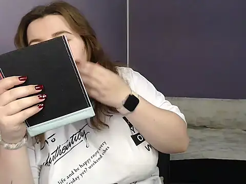 Snapshot of so_shy chatting on September 27, 6:18 am so shy online show from September 27, 6:18 am