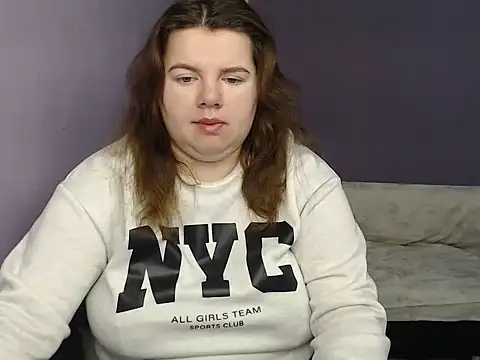 Snapshot of so_shy chatting on October 5, 6:45 am so shy online show from October 5, 6:45 am