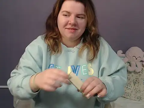 Snapshot of so_shy chatting on November 27, 7:54 am so shy online show from November 27, 7:54 am