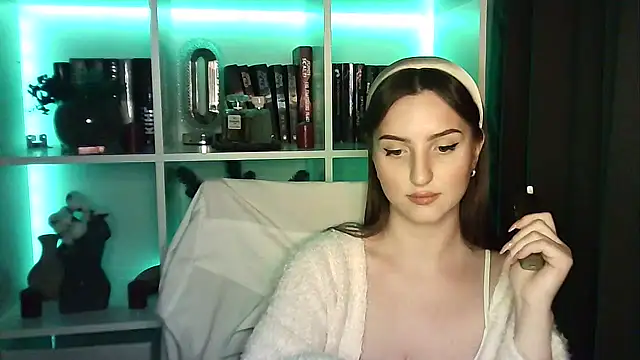 Snapshot of X_Alisa chatting on March 31, 6:30 pm X Alisa online show from March 31, 6:30 pm