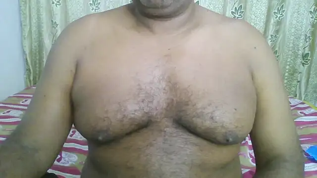 Snapshot of Beargryzzly chatting on December 15, 6:51 am Beargryzzly online show from December 15, 6:51 am