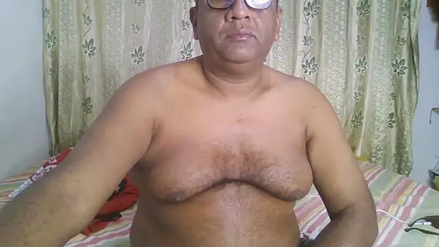 Snapshot of Beargryzzly chatting on January 22, 3:31 am Beargryzzly online show from January 22, 3:31 am