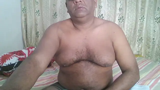 Snapshot of Beargryzzly chatting on January 22, 11:56 am Beargryzzly online show from January 22, 11:56 am