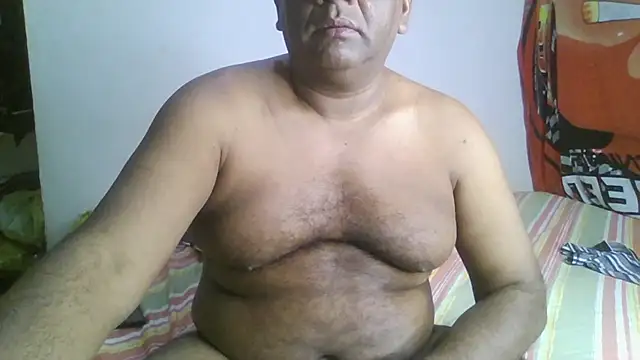 Snapshot of Beargryzzly chatting on January 26, 6:49 am Beargryzzly online show from January 26, 6:49 am