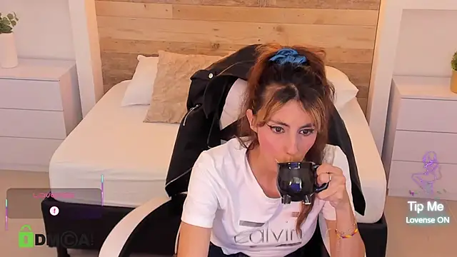 Snapshot of candy_summer28 chatting on October 23, 7:12 pm candy summer28 online show from October 23, 7:12 pm