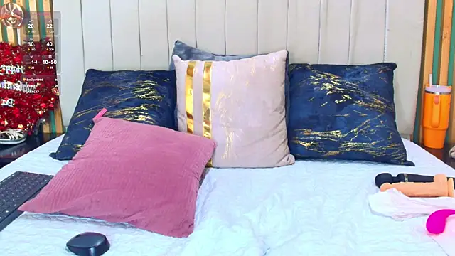 Snapshot of katlyn_martins chatting on February 16, 4:53 pm katlyn martins online show from February 16, 4:53 pm