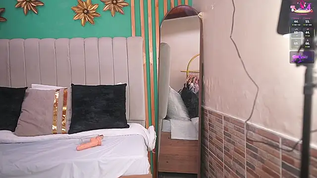 Snapshot of katlyn_martins chatting on September 24, 7:06 pm katlyn martins online show from September 24, 7:06 pm