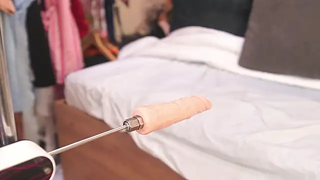 Snapshot of katlyn_martins chatting on October 12, 1:54 pm katlyn martins online show from October 12, 1:54 pm