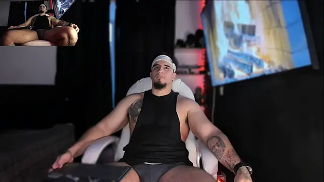 kingbear777 online show from December 5, 8:11 pm