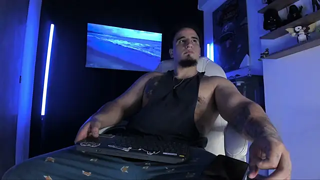 kingbear777 online show from September 15, 10:43 pm