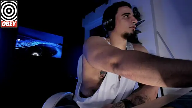 kingbear777 online show from October 3, 1:57 am