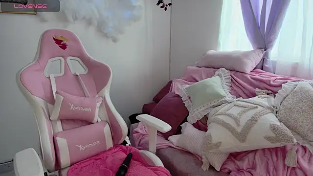 Snapshot of Ag4ta_ chatting on February 4, 9:31 pm Ag4ta online show from February 4, 9:31 pm