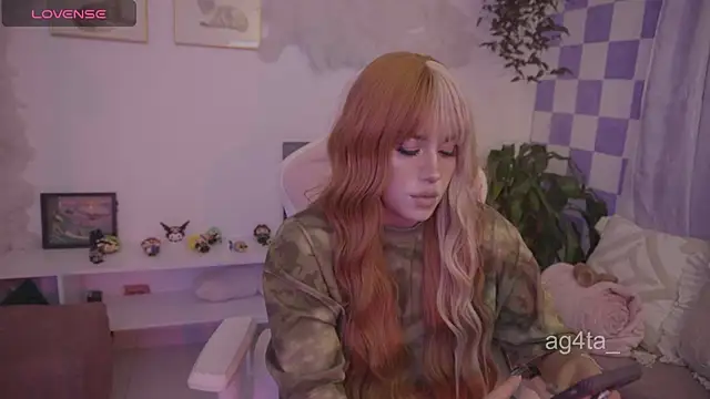 Snapshot of Ag4ta_ chatting on September 9, 11:15 pm Ag4ta online show from September 9, 11:15 pm