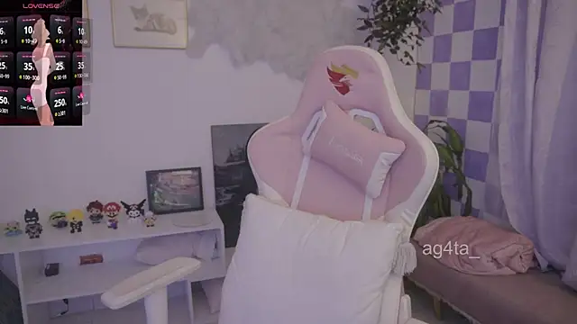 Snapshot of Ag4ta_ chatting on October 25, 11:43 pm Ag4ta online show from October 25, 11:43 pm